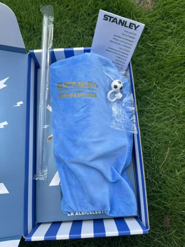 lionel-messi-argentina-stanley-cup-product-image-4 Messi fan-inspired tumbler set with blue pouch and topper