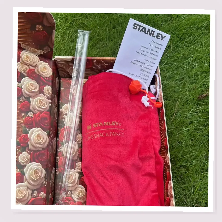 Our Lady of Guadalupe Rose 40oz Tumbler Gift Set buyer detail photo